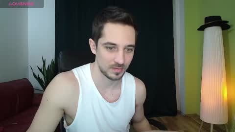 Snapshot of mrgreeneyes01 chatting on February 25, 4:00 pm juan luis online show from February 25, 4:00 pm
