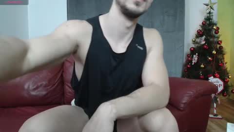 Snapshot of mrgreeneyes01 chatting on December 21, 7:45 am juan luis online show from December 21, 7:45 am