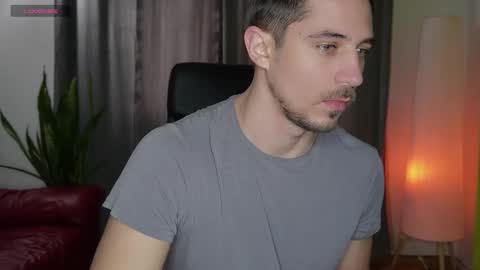 Snapshot of mrgreeneyes01 chatting on February 9, 6:54 am juan luis online show from February 9, 6:54 am