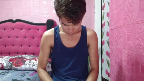 mrheartthief online show from July 25, 10:28 pm