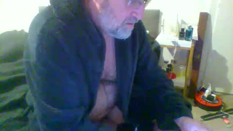 Snapshot of muff74 chatting on December 4, 5:33 pm muff74 online show from December 4, 5:33 pm