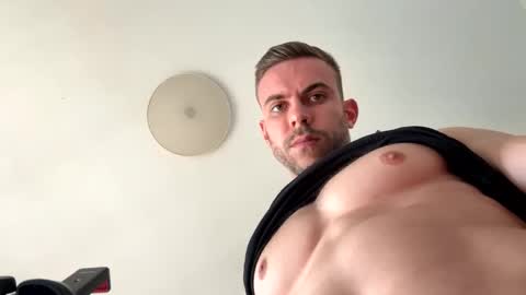 Snapshot of muscularfriend chatting on October 19, 2:53 pm Ivan online show from October 19, 2:53 pm