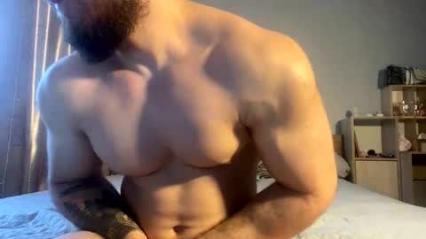 muscularjuggler online show from December 17, 4:42 am