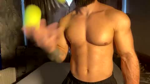 muscularjuggler online show from May 22, 2:27 am