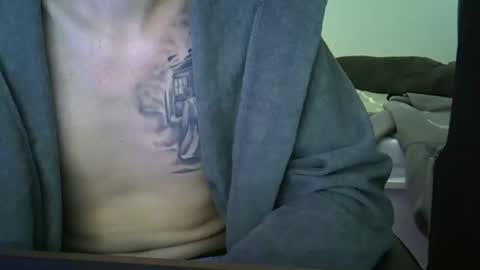Snapshot of mydickistoobig chatting on October 1, 5:28 pm Big Dick Huhu online show from October 1, 5:28 pm