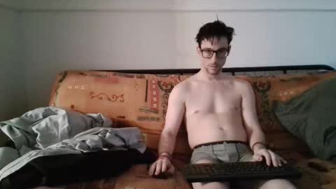 a Ordinary Boy online show from February 9, 10:25 pm