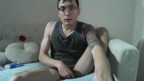 Snapshot of nakedasana chatting on December 26, 2:22 am Aleks online show from December 26, 2:22 am