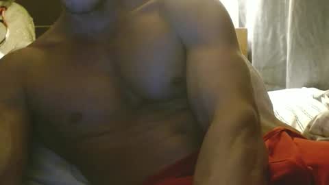 Snapshot of nakedwoodbbttr chatting on December 5, 11:29 pm nakeDwoodBbetter online show from December 5, 11:29 pm