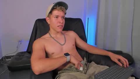 Nathan online show from December 16, 10:06 pm