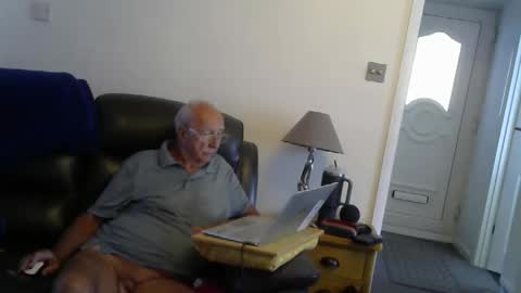 Snapshot of naturistmale81 chatting on September 11, 3:44 pm naturistmale81 online show from September 11, 3:44 pm