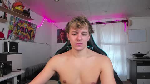 Snapshot of naughty_nik43 chatting on January 20, 12:07 pm Nik online show from January 20, 12:07 pm