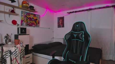 Snapshot of naughty_nik43 chatting on January 7, 3:11 pm Nik online show from January 7, 3:11 pm