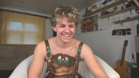 Snapshot of naughty_nik43 chatting on March 9, 3:16 pm Nik online show from March 9, 3:16 pm