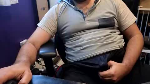 sakhtlaundaz online show from February 25, 10:00 pm