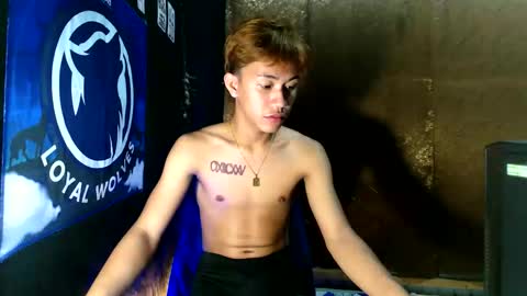 Snapshot of naugthyboyloy chatting on October 12, 9:36 am Loy online show from October 12, 9:36 am