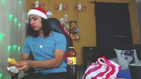 Snapshot of nazper_ chatting on December 24, 3:37 pm Nazper online show from December 24, 3:37 pm