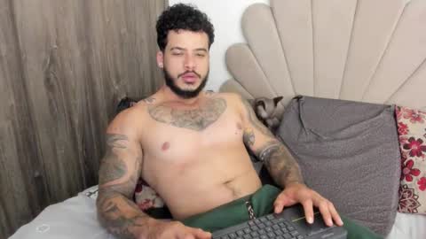 Nei turn green online show from November 22, 12:32 am