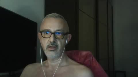 Snapshot of nevenerabis chatting on October 14, 6:37 pm nevenerabis online show from October 14, 6:37 pm