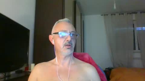 Snapshot of nevenerabis chatting on February 24, 4:04 pm nevenerabis online show from February 24, 4:04 pm