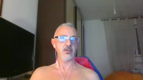 Snapshot of nevenerabis chatting on December 23, 4:33 am nevenerabis online show from December 23, 4:33 am