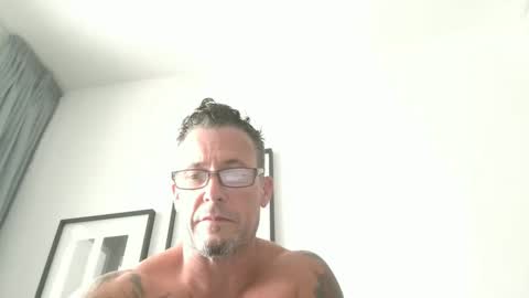 Newbdes online show from February 21, 11:01 am