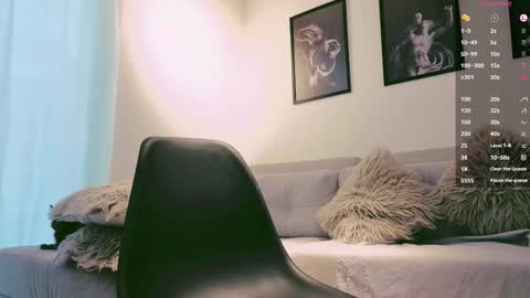   online show from October 8, 8:35 pm