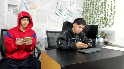 nice_boys11 online show from June 22, 1:37 pm