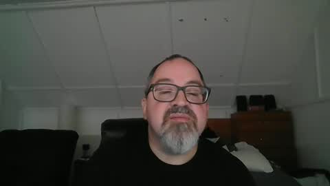 Snapshot of niceguy7208 chatting on October 6, 3:11 am niceguy7208 online show from October 6, 3:11 am