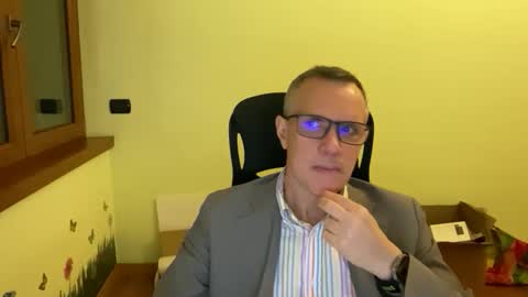 Snapshot of niceshy_71 chatting on October 23, 6:22 pm Andrew online show from October 23, 6:22 pm