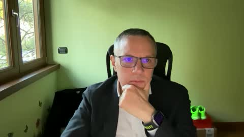 Andrew online show from April 9, 5:19 pm