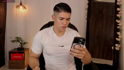nick fenix online show from May 2, 3:31 am