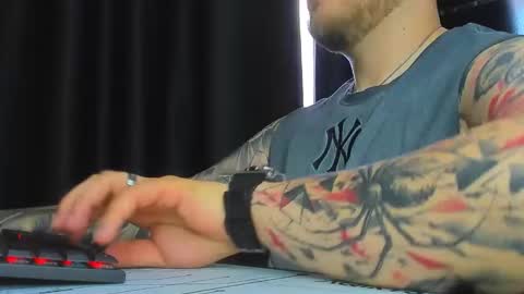 nicktattoomaster online show from June 11, 12:25 pm