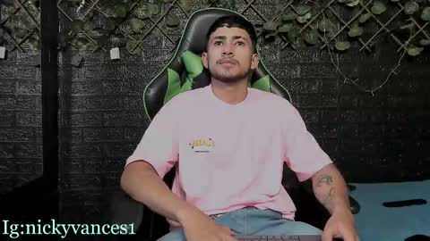 nicky online show from October 25, 9:38 pm