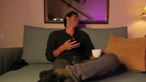 nicolasrodrii online show from April 8, 11:46 pm