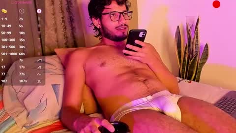 Snapshot of nicolasrodrii chatting on December 6, 11:03 pm nicolasrodrii online show from December 6, 11:03 pm