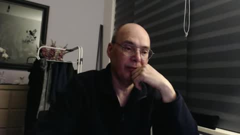 nightkeeper63 online show from April 5, 11:45 pm