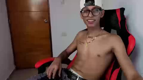 niklaus_wolf online show from March 21, 4:38 am