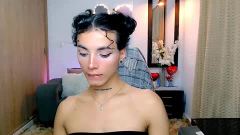 Snapshot of nilam217 chatting on March 9, 7:56 am Nilam online show from March 9, 7:56 am
