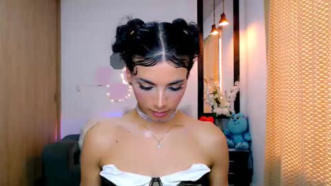 Snapshot of nilam217 chatting on March 10, 8:23 pm Nilam online show from March 10, 8:23 pm