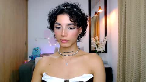 Snapshot of nilam217 chatting on March 6, 3:24 am Nilam online show from March 6, 3:24 am