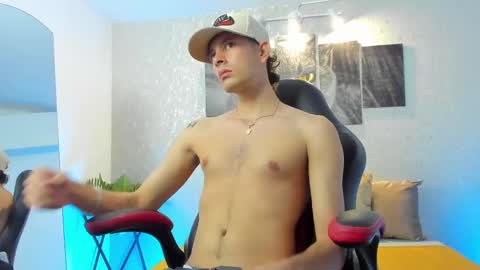 Snapshot of nils_saint chatting on March 12, 3:57 am Nils online show from March 12, 3:57 am