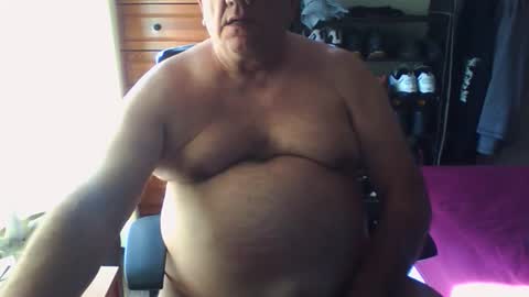Snapshot of nionios67 chatting on October 19, 2:09 pm Dennis online show from October 19, 2:09 pm
