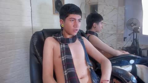 nixx_carpio online show from December 19, 5:26 am