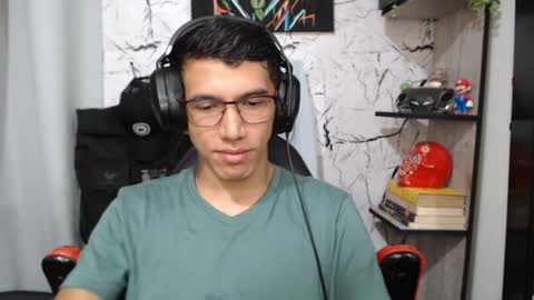 Snapshot of noah_89r chatting on December 27, 7:08 am Sebastian online show from December 27, 7:08 am