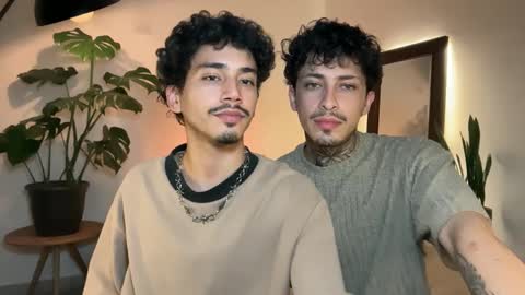 noah_and_steven online show from June 1, 2:56 am