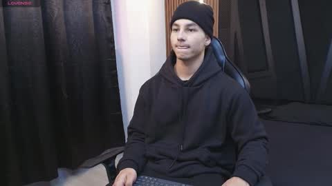 Noah online show from March 8, 1:26 pm