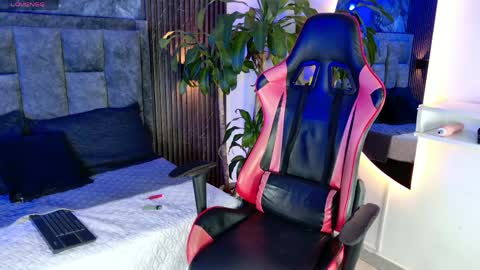 Noah online show from April 18, 2:07 pm