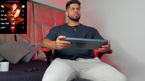 Noah online show from December 13, 12:39 pm