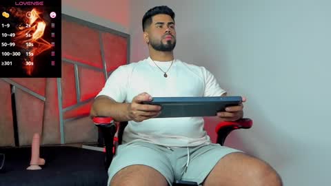 Noah online show from December 12, 12:44 pm