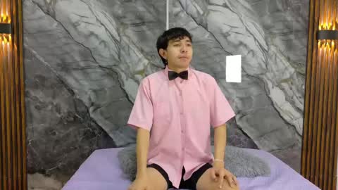    online show from May 26, 11:17 am